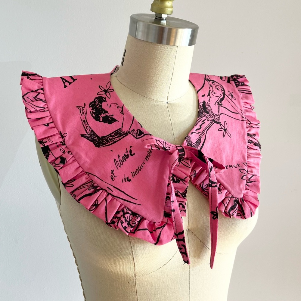 Peach Berserk Reversible Coquette Peter Pan Collar
